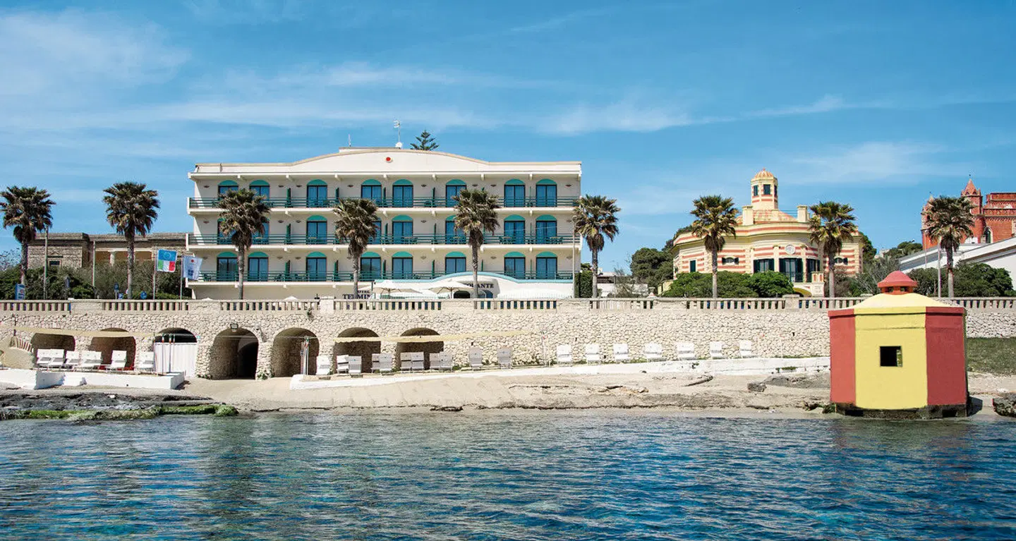 Hotel Terminal EXTERIOR