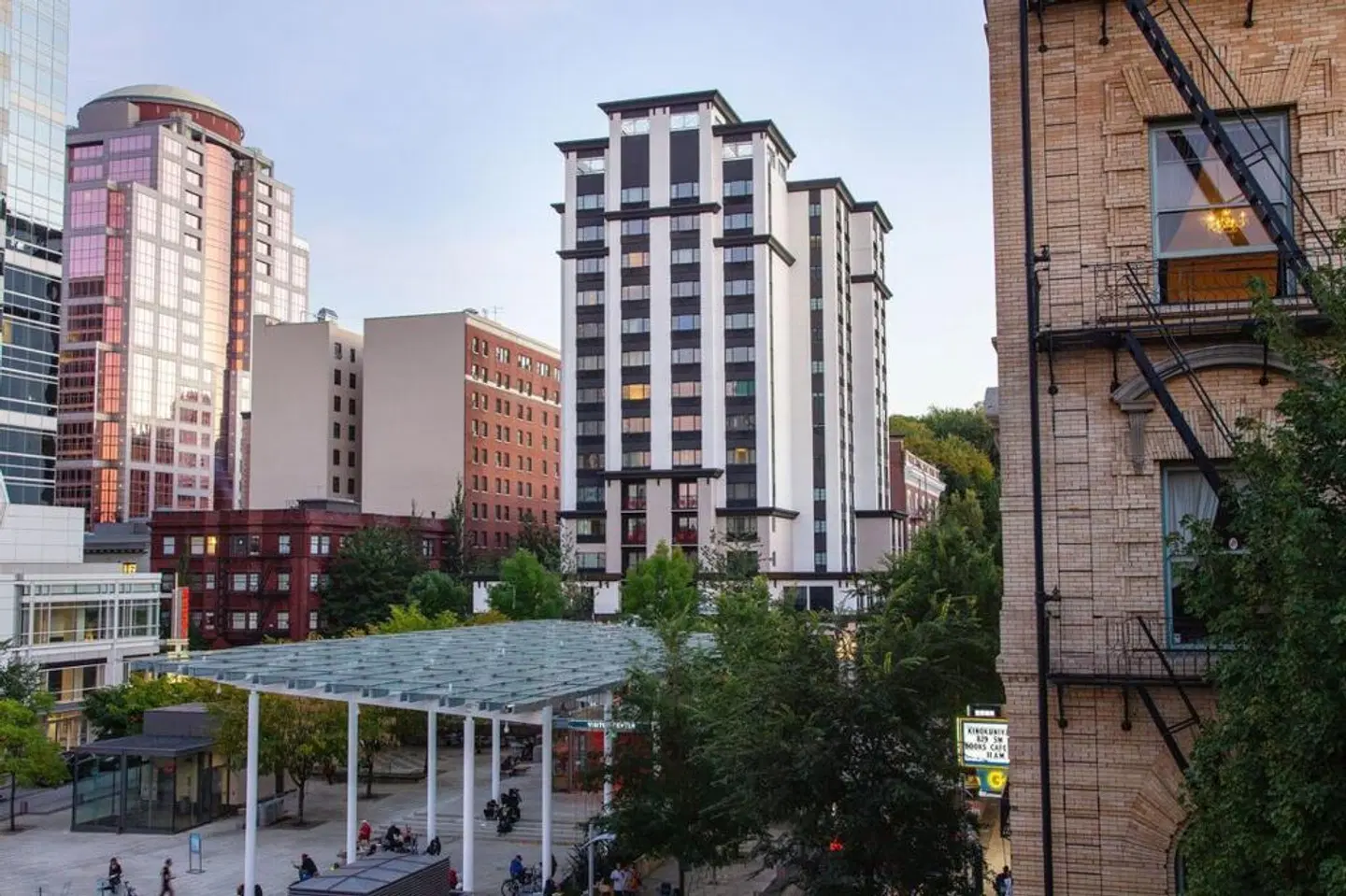 The Paramount Hotel Portland EXTERIOR