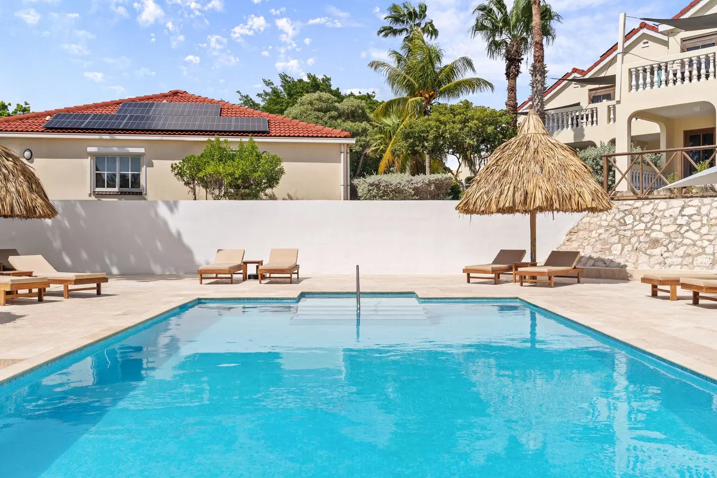 Sonesta Hotels & Resorts Livingstone Curaçao OUTDOOR_POOL