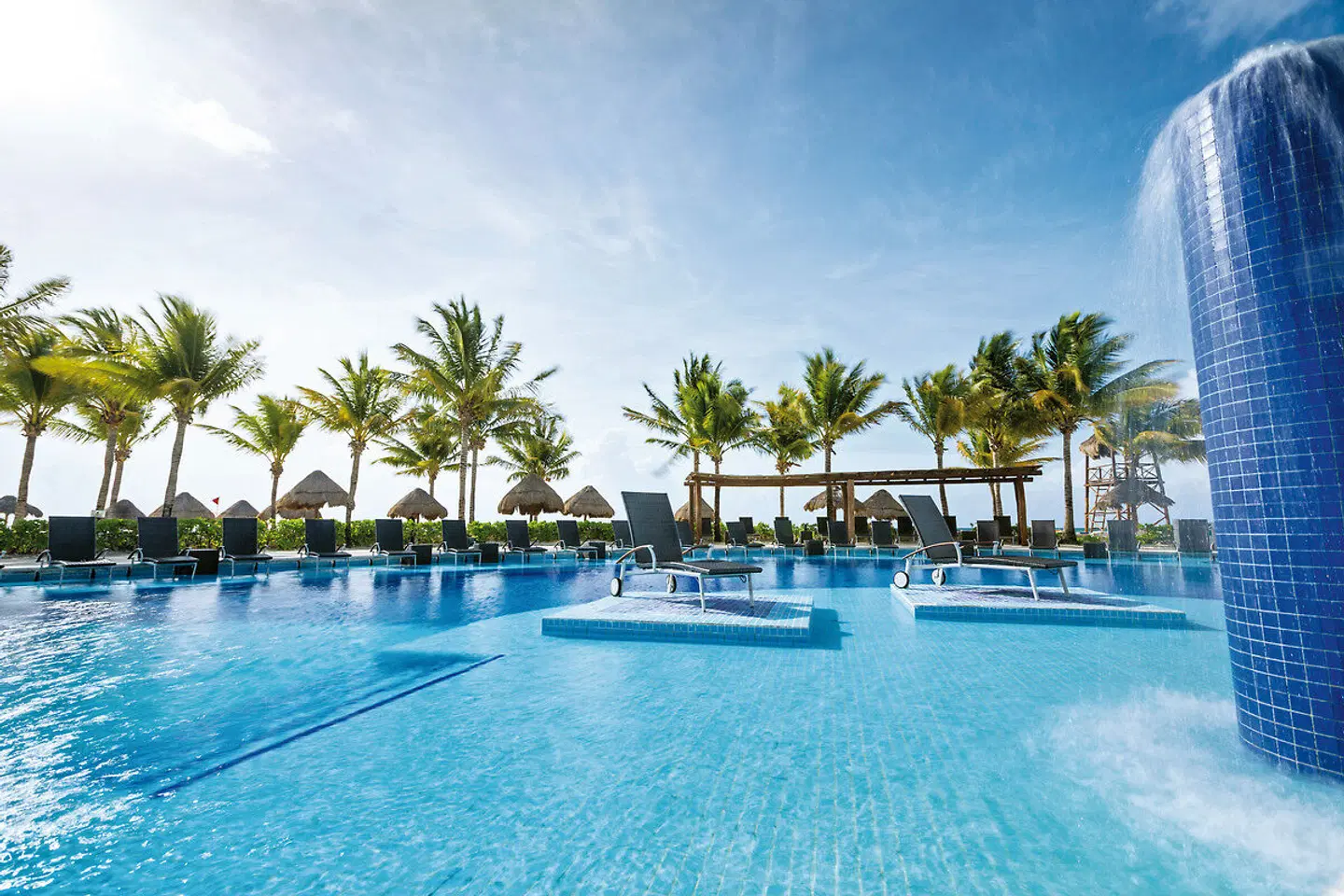BlueBay Grand Esmeralda OUTDOOR_POOL