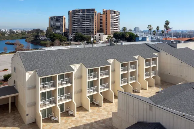 Hilton Garden Inn Los Angeles Marina Del Rey EXTERIOR