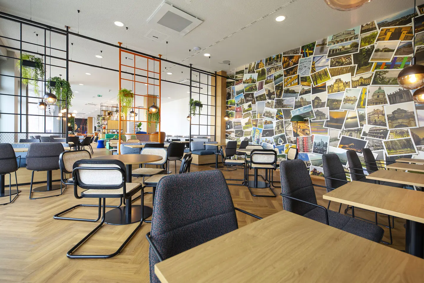 LOGINN Hotel Köln Airport Bar