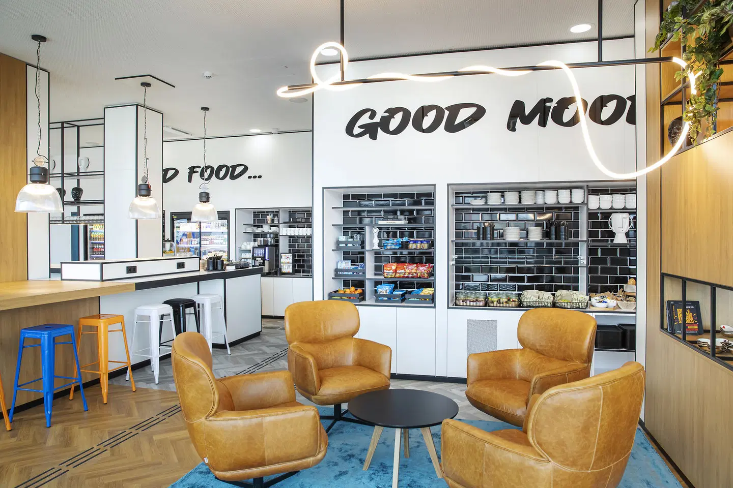 LOGINN Hotel Köln Airport Bar