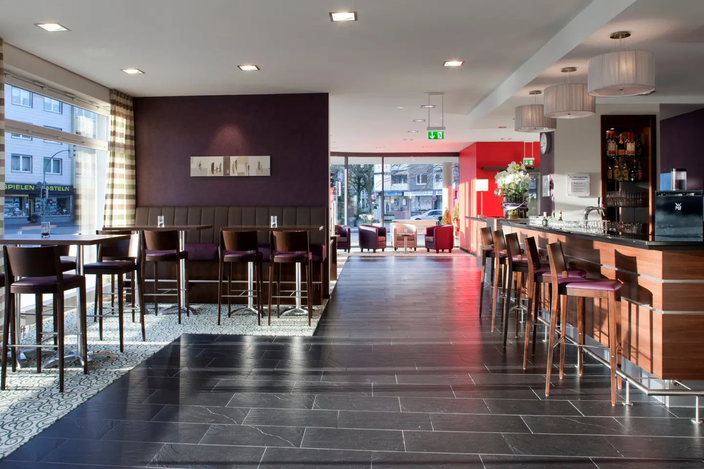 Holiday Inn Express Guetersloh by IHG Bar