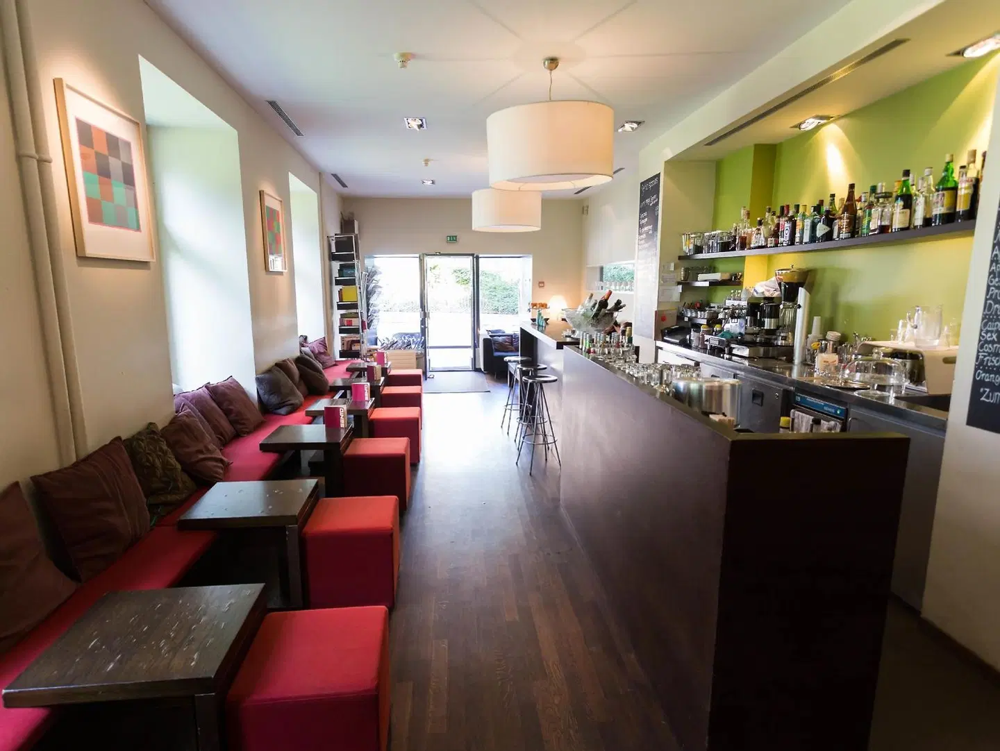Plattenhof Bar