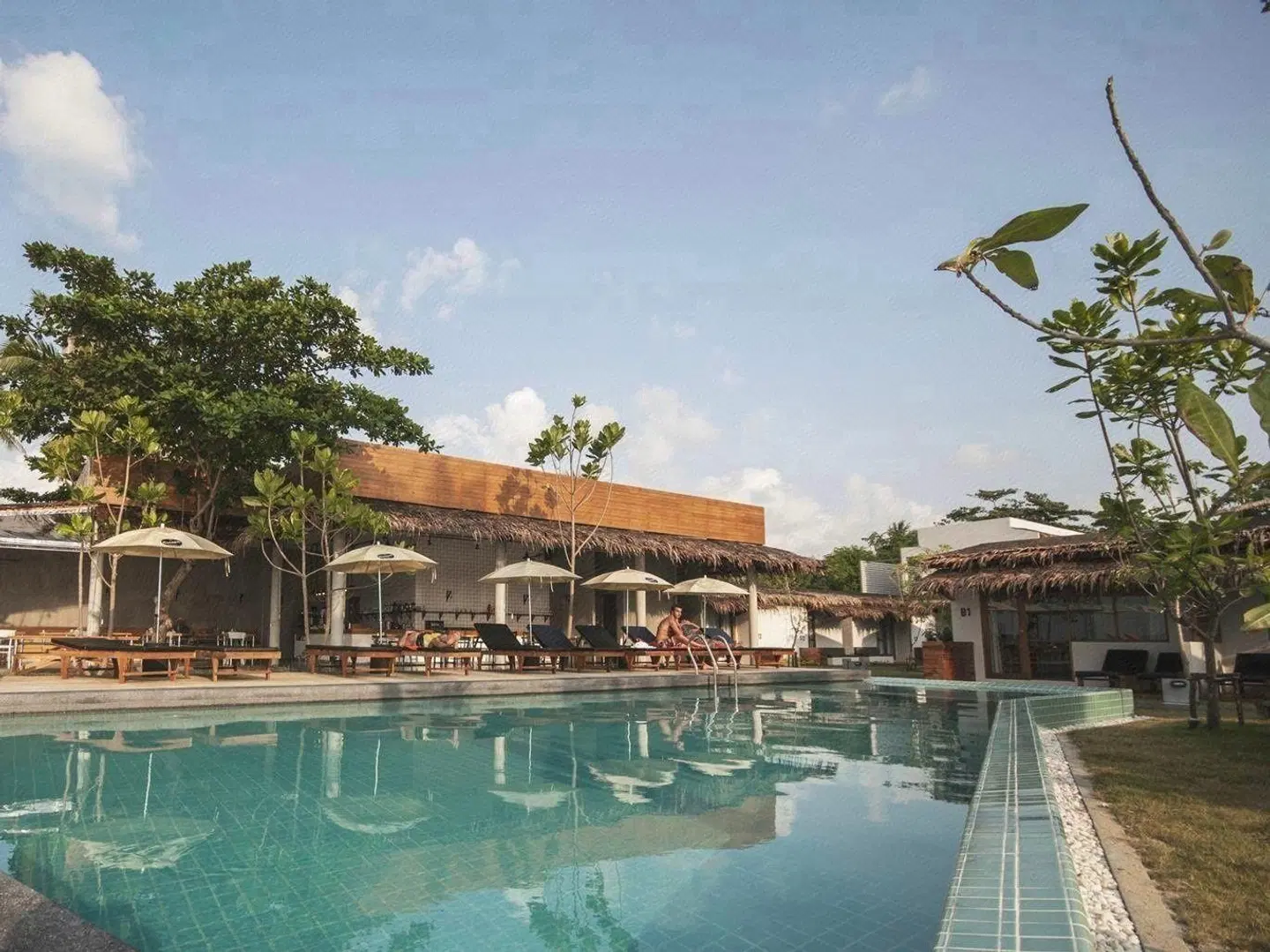 Escape Beach Resort OUTDOOR_POOL