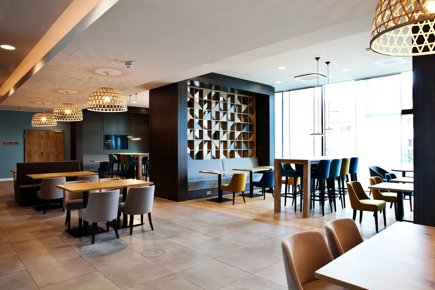 Hampton by Hilton Aachen Tivoli Bar
