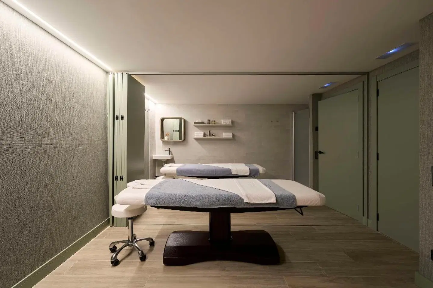 Catalonia La Maquinista ROOM_EXAMPLE