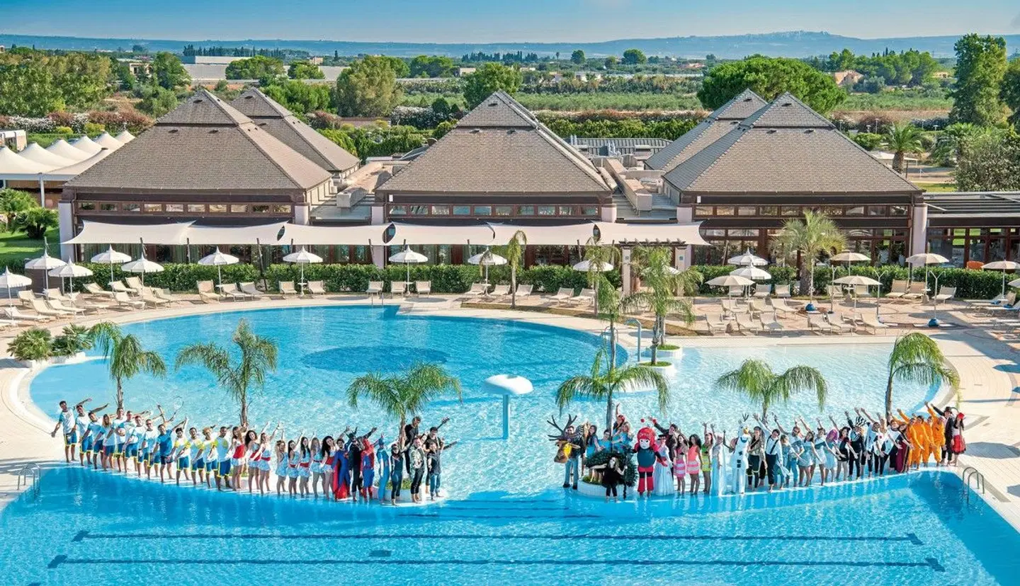 Valentino Village OUTDOOR_POOL