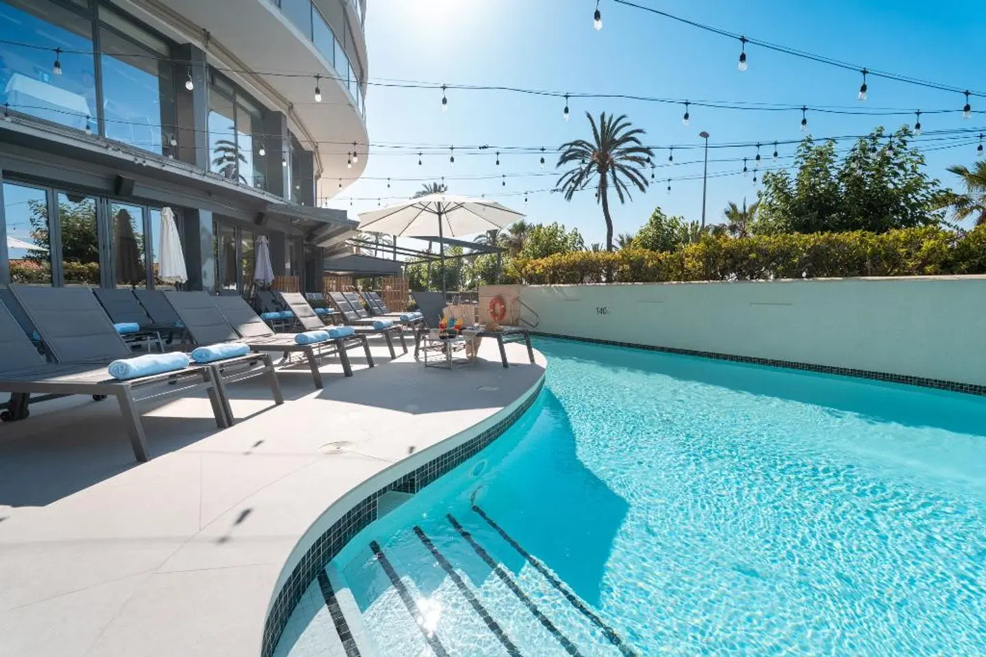 Calipolis OUTDOOR_POOL