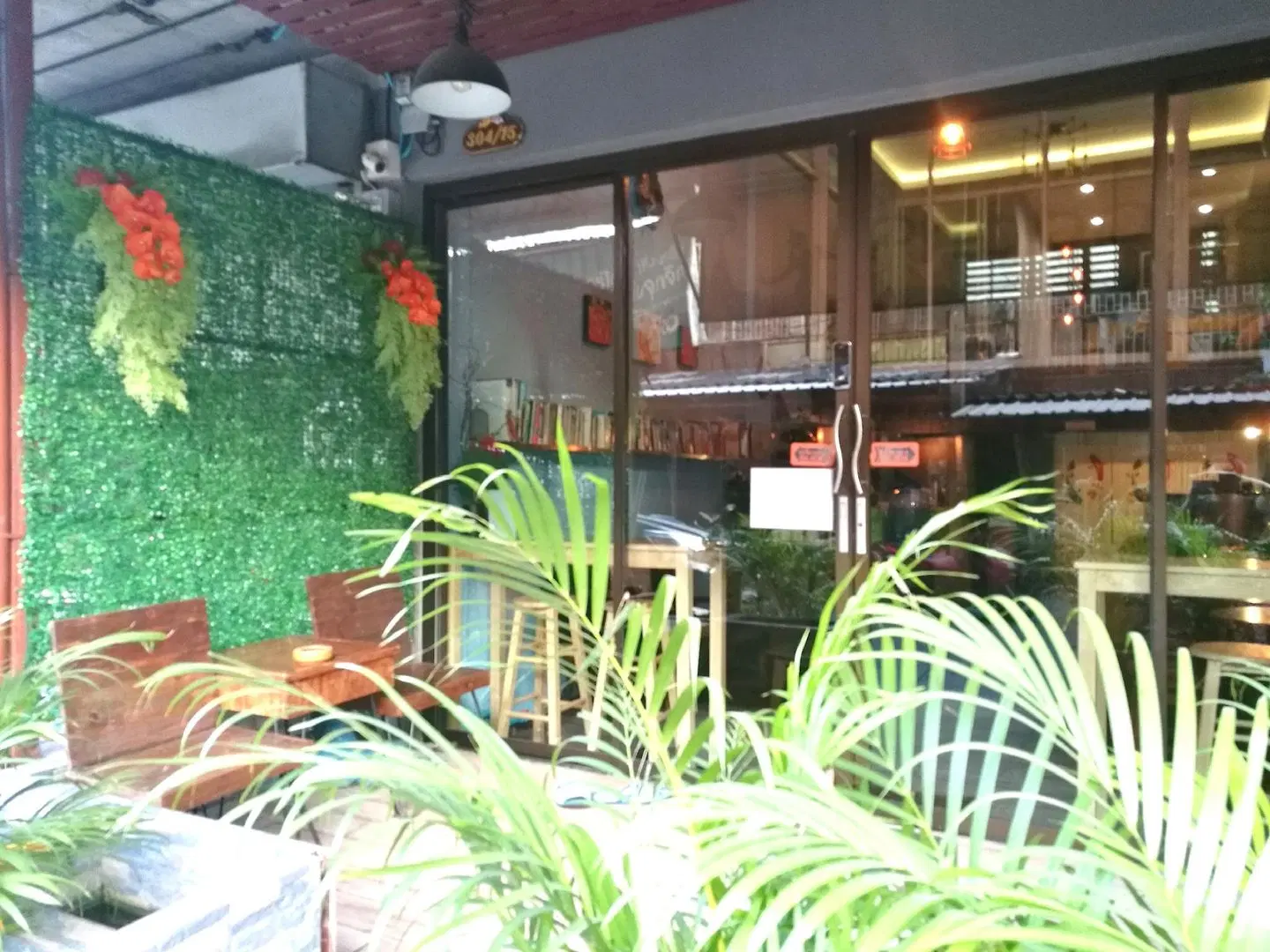 Phobphan Hostel Bar
