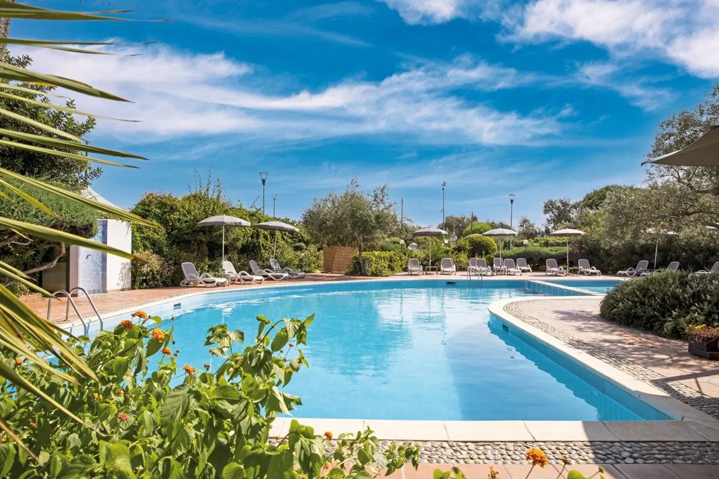 La Torre OUTDOOR_POOL