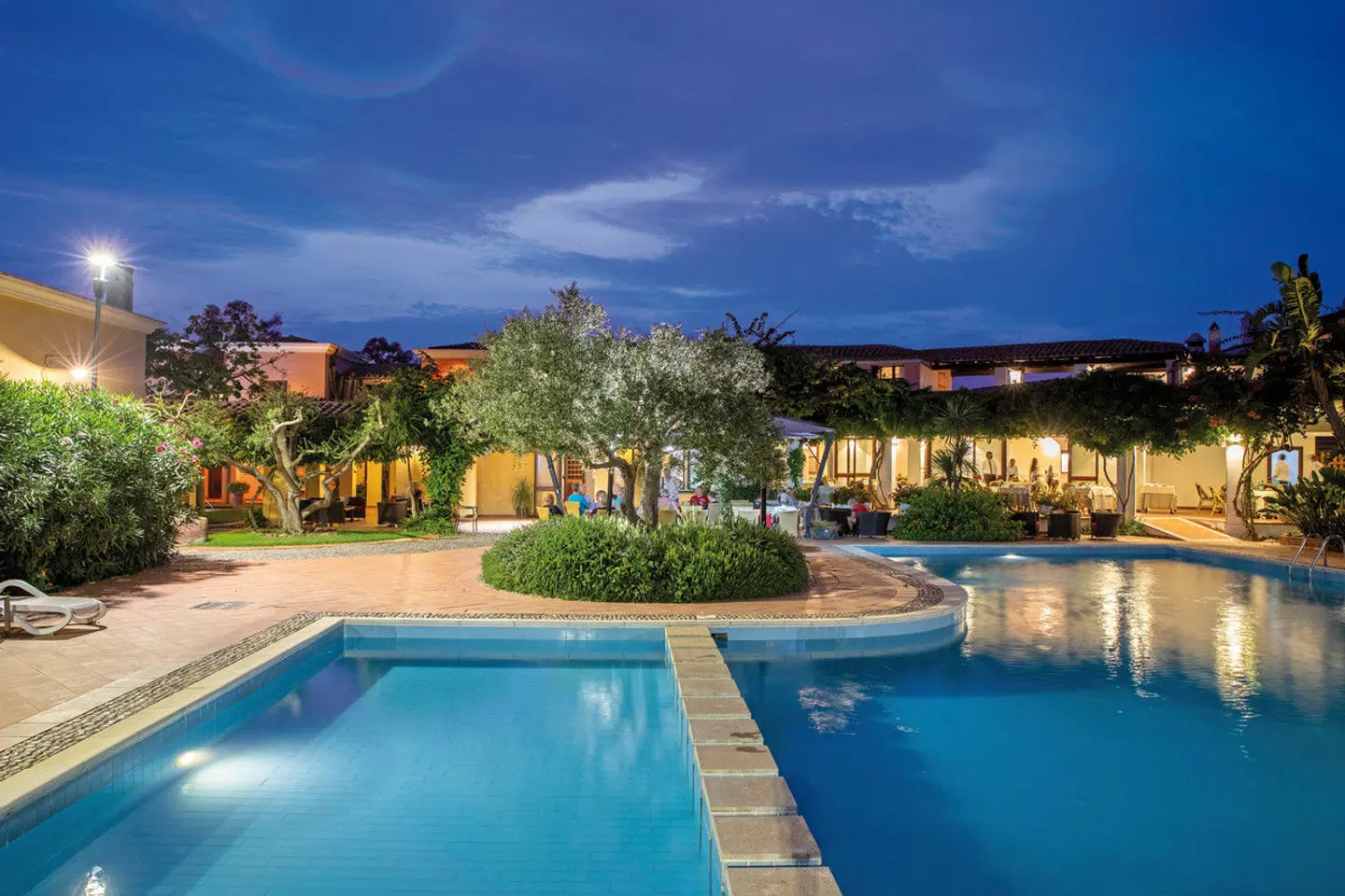 La Torre OUTDOOR_POOL