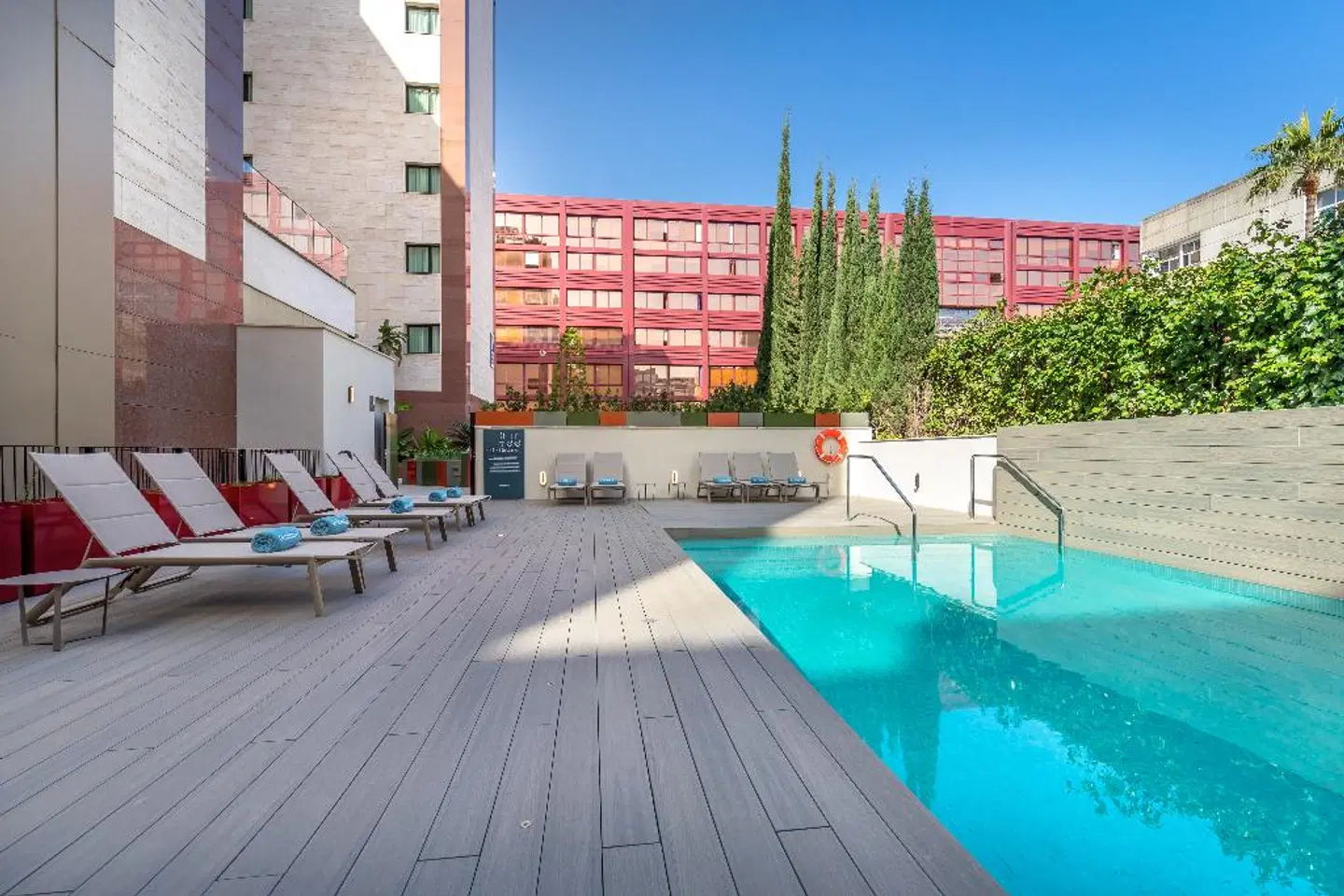 Occidental Sevilla Viapol OUTDOOR_POOL