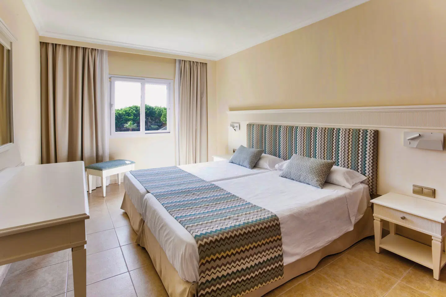Ca'n Picafort Palace ROOM_EXAMPLE