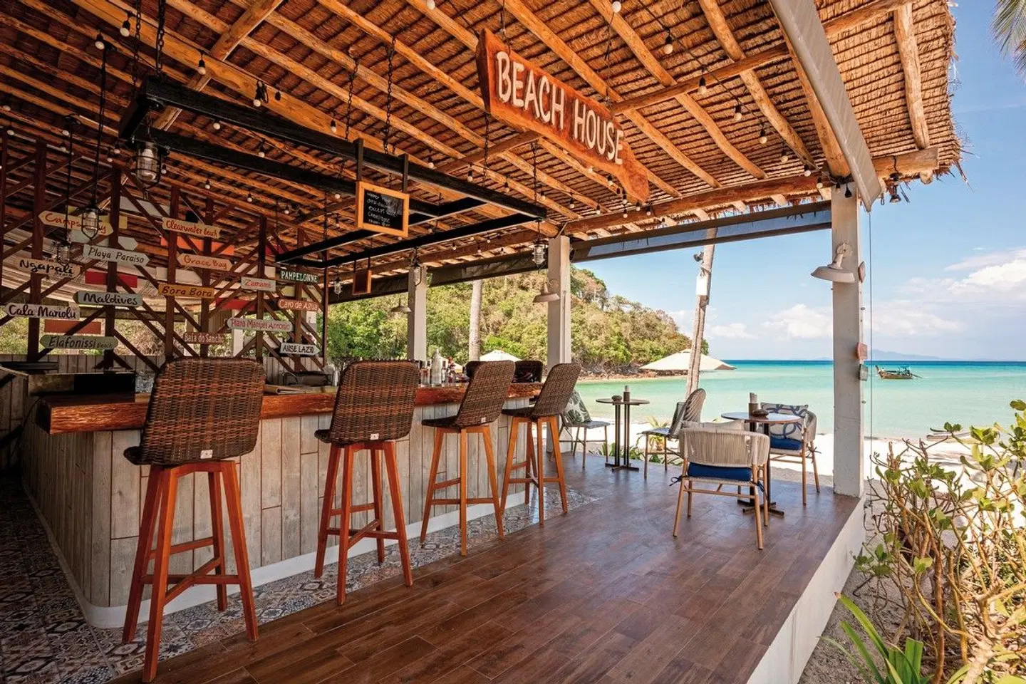 SAii Phi Phi Island Village BAR