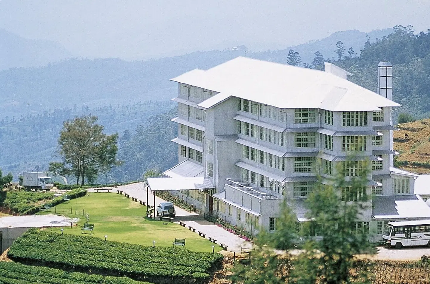 Heritance Tea Factory Hotel EXTERIOR