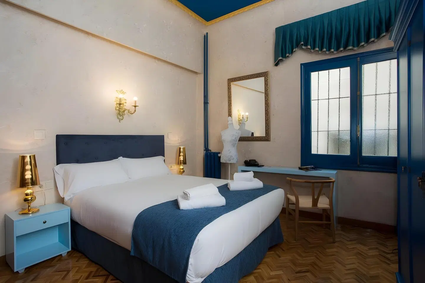 Casual Madrid del Teatro ROOM_EXAMPLE