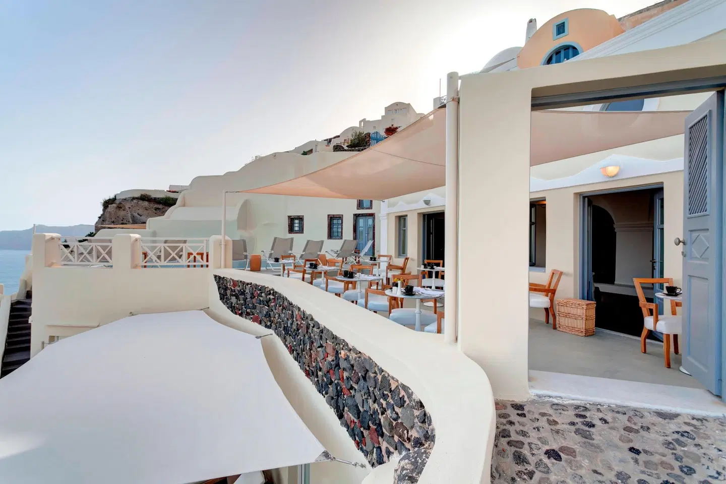 Mystique, a Luxury Collection Hotel, Santorini Terrasse