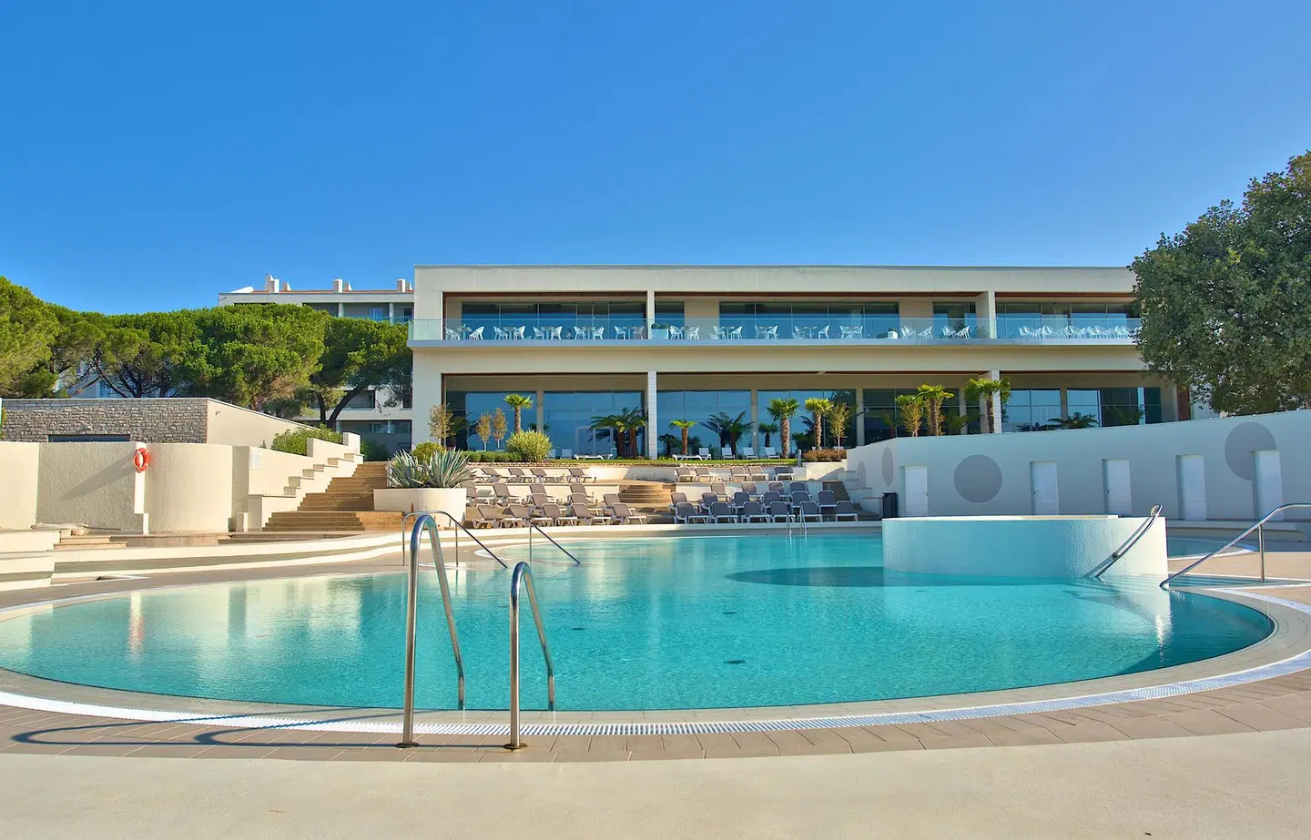 Park Plaza Belvedere OUTDOOR_POOL