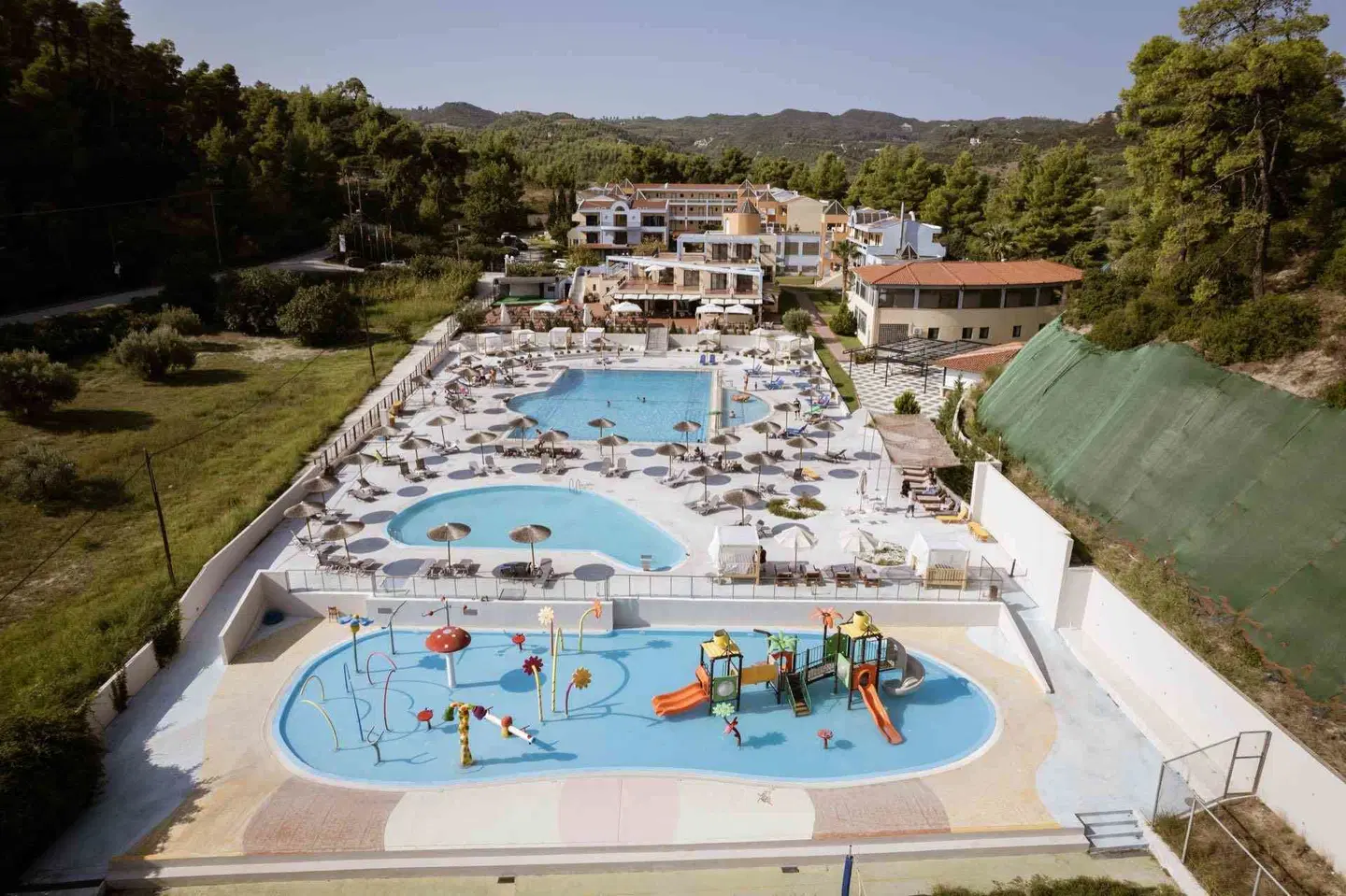 Atrium OUTDOOR_POOL
