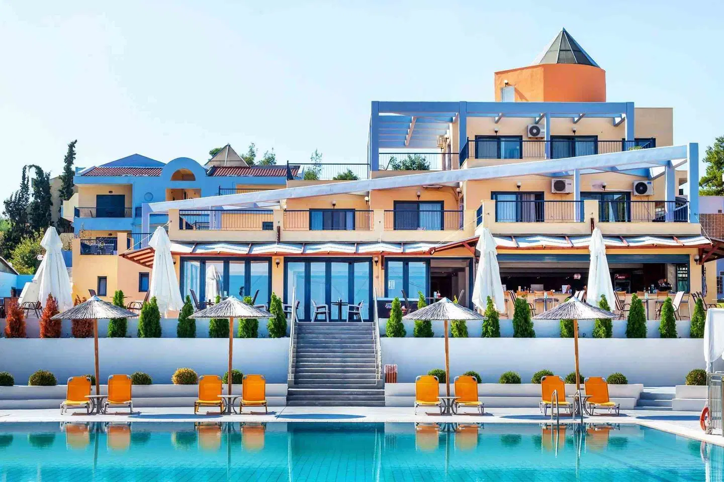 Atrium OUTDOOR_POOL