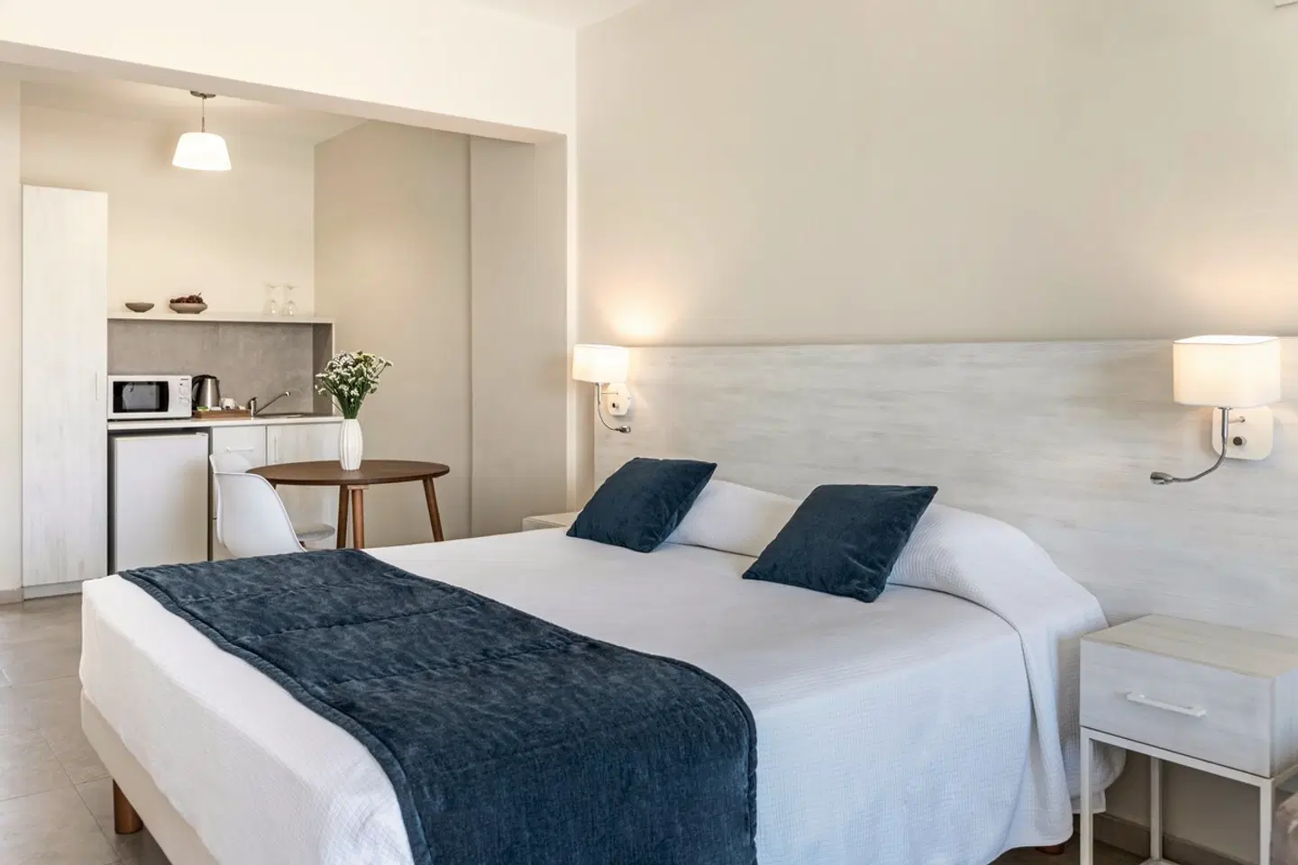 Louis Paphos Breeze ROOM_EXAMPLE