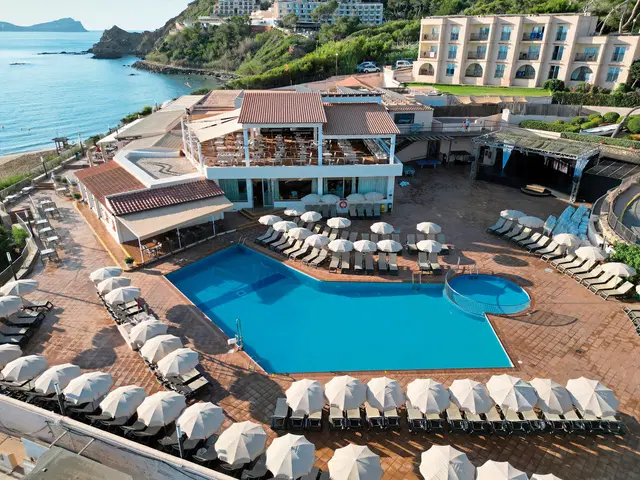 Invisa Cala Blanca OUTDOOR_POOL