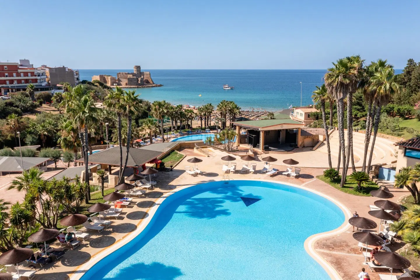 TH Le Castella Baia degli Dei Village OUTDOOR_POOL