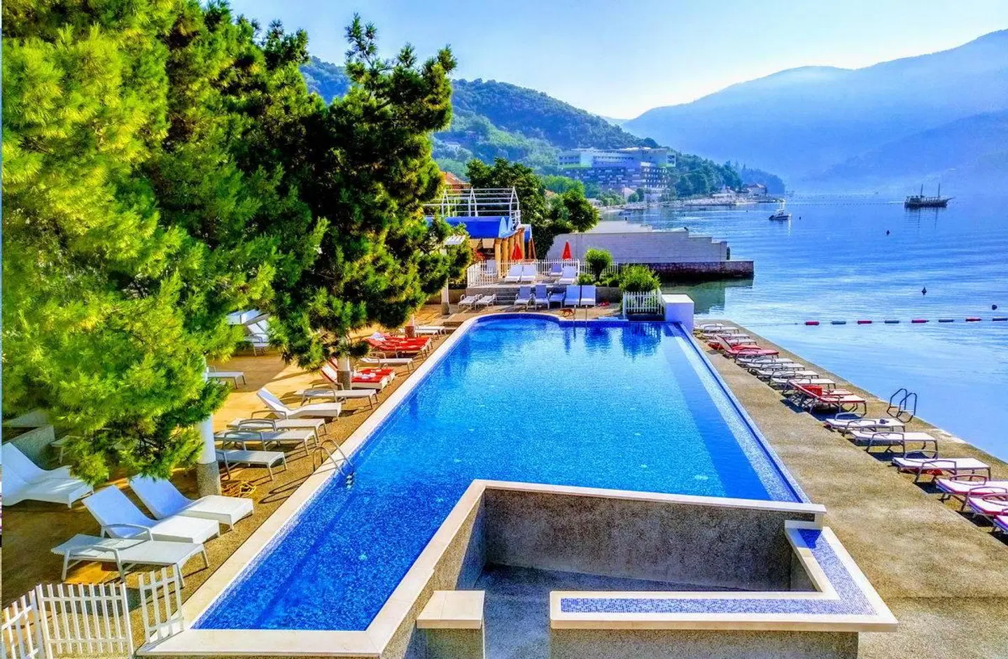 Carine Hotel Delfin OUTDOOR_POOL