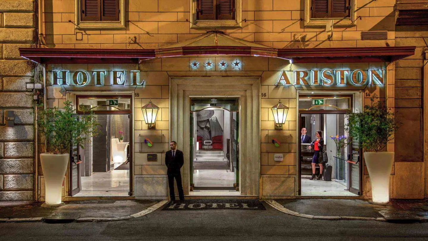 Ariston EXTERIOR