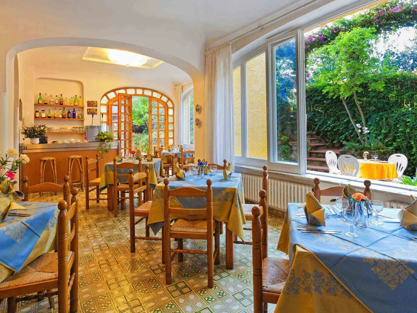 Cleopatra RESTAURANT