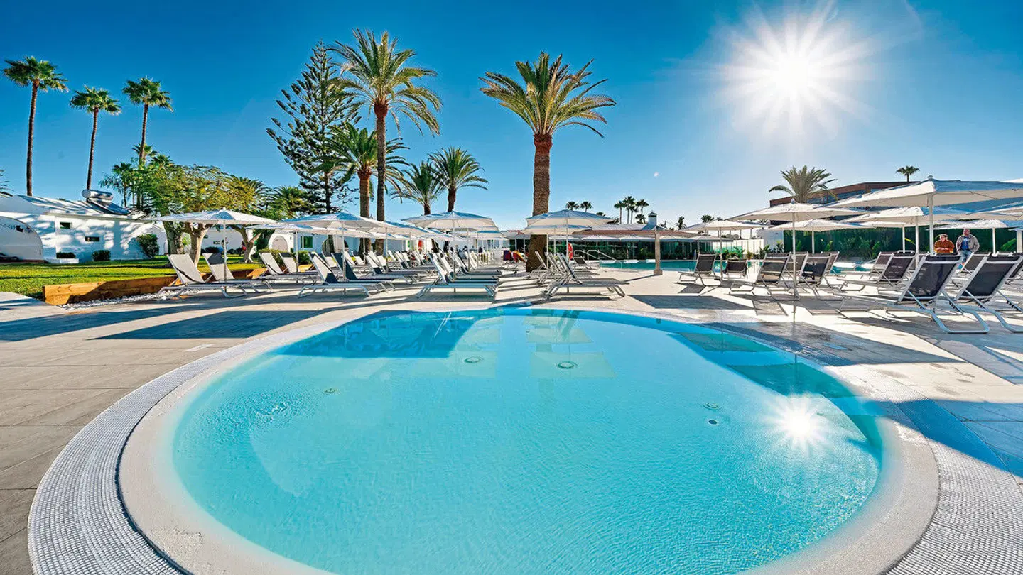 Canary Garden Club OUTDOOR_POOL