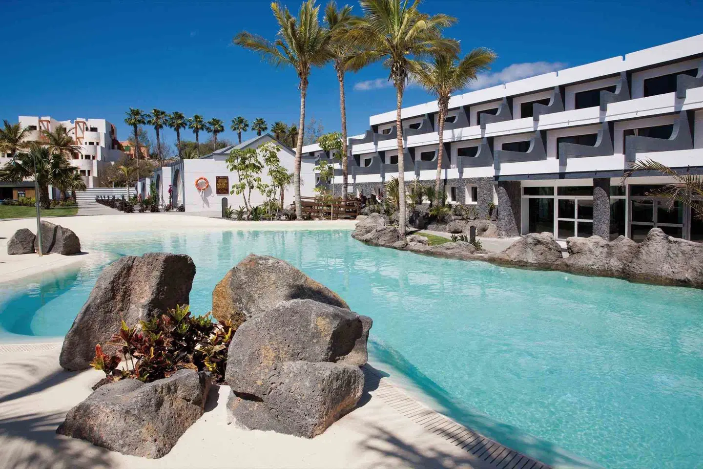 R2 Romantic Fantasia Dream OUTDOOR_POOL