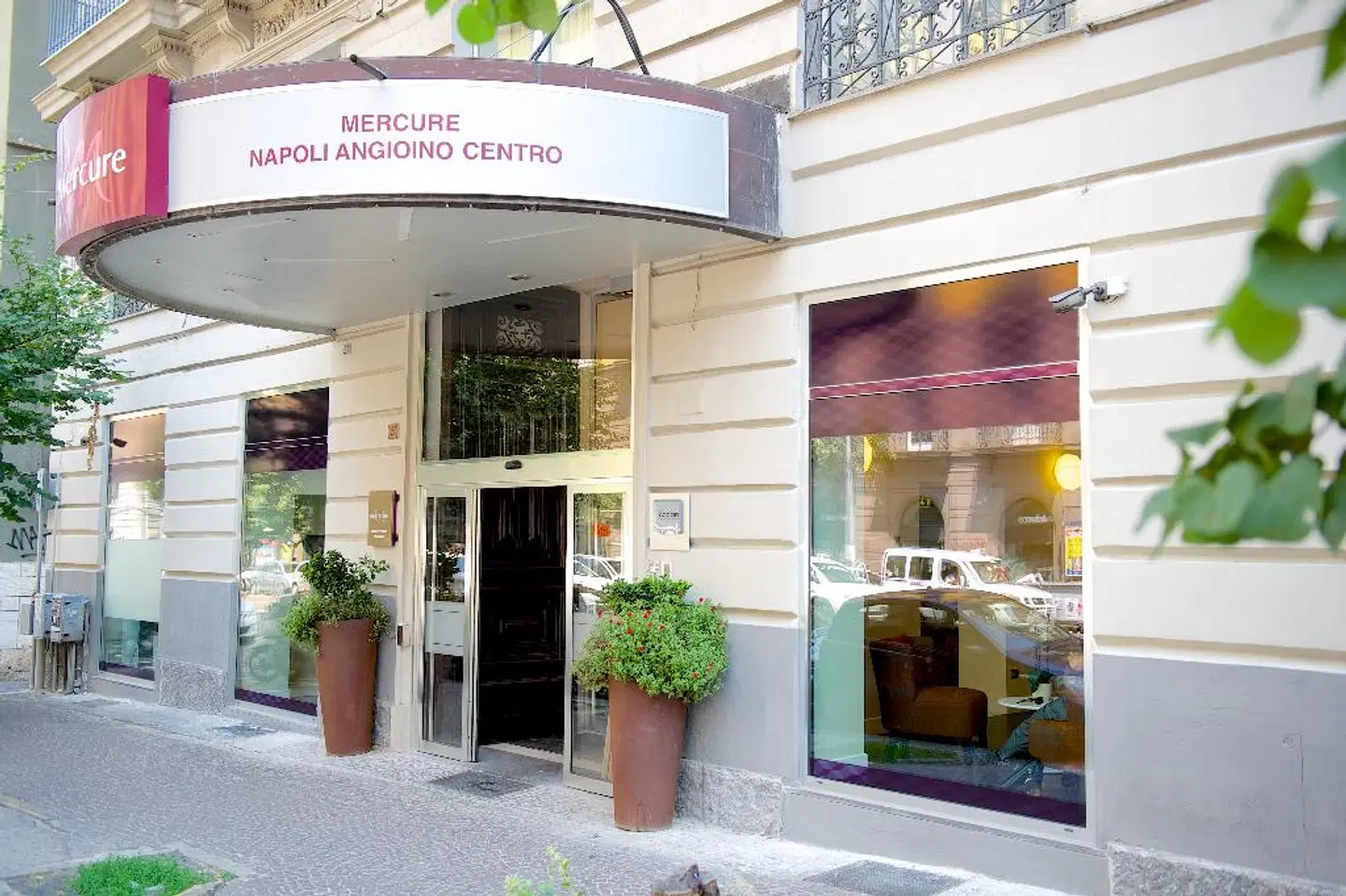Mercure Napoli Centro Angioino EXTERIOR