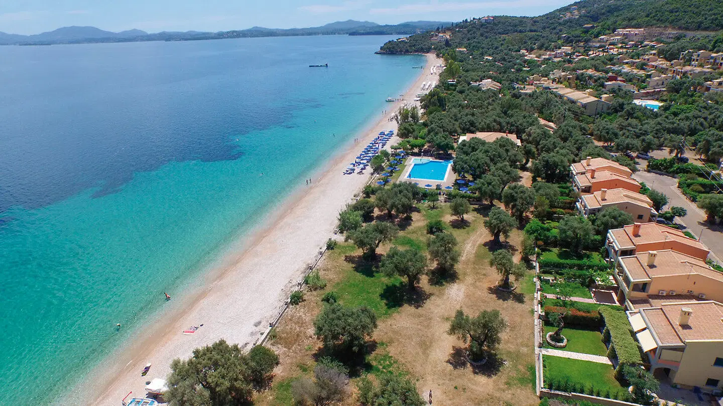 La Riviera Barbati Seaside Luxurious Apartments & Villas Strand