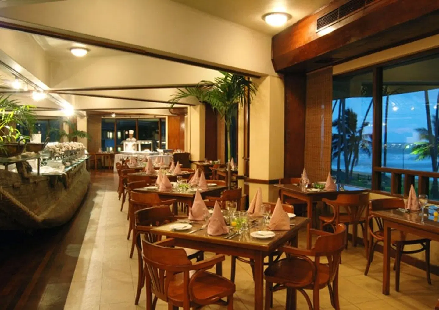 Hibiscus Beach Hotel & Villas Restaurant