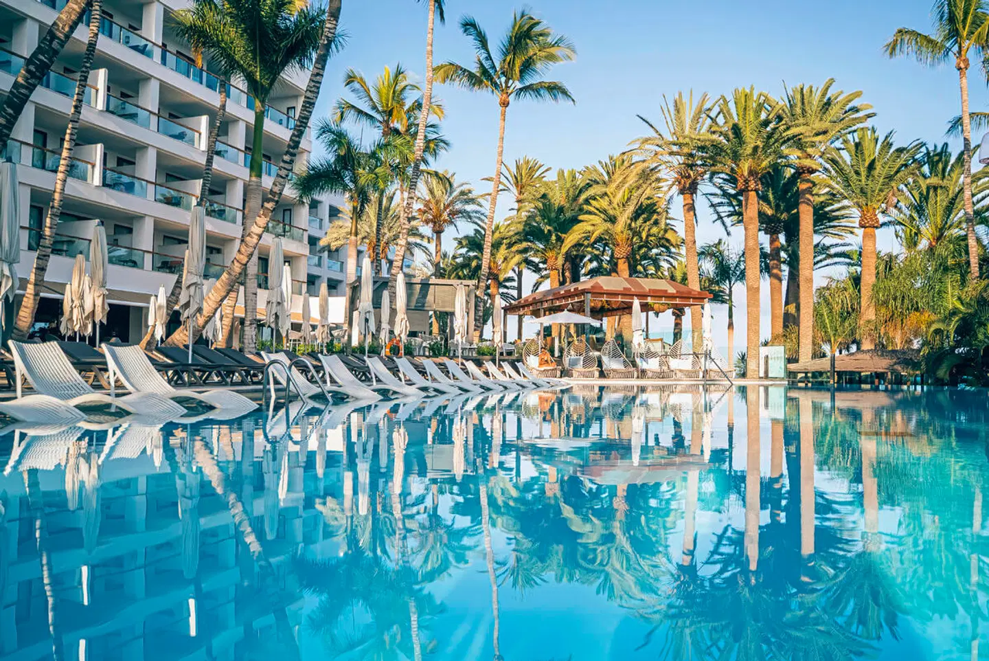 Fariones OUTDOOR_POOL