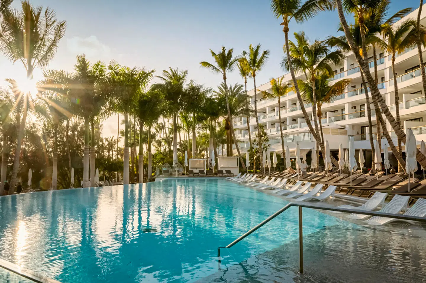 Fariones OUTDOOR_POOL