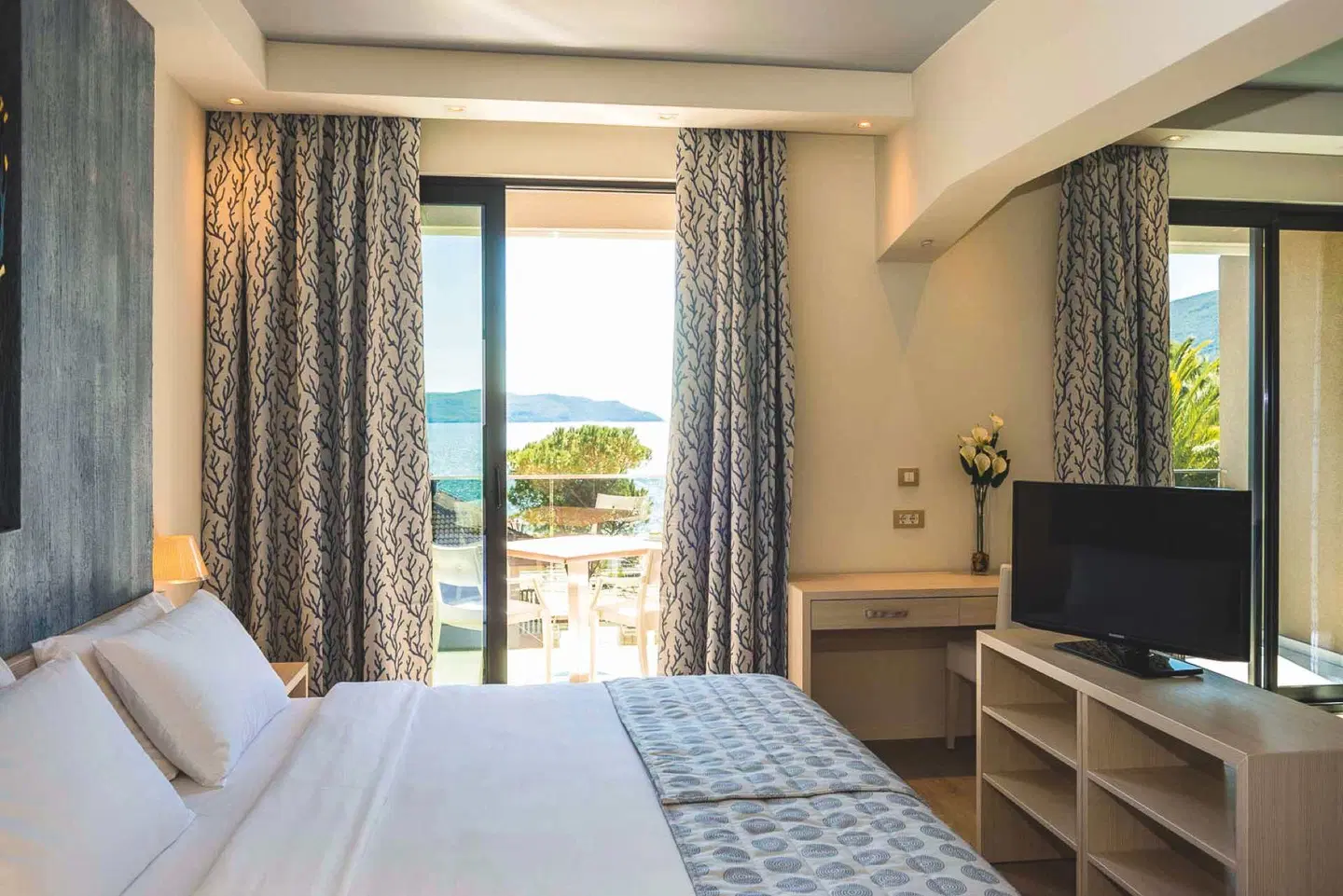 Palmon Bay ROOM_EXAMPLE