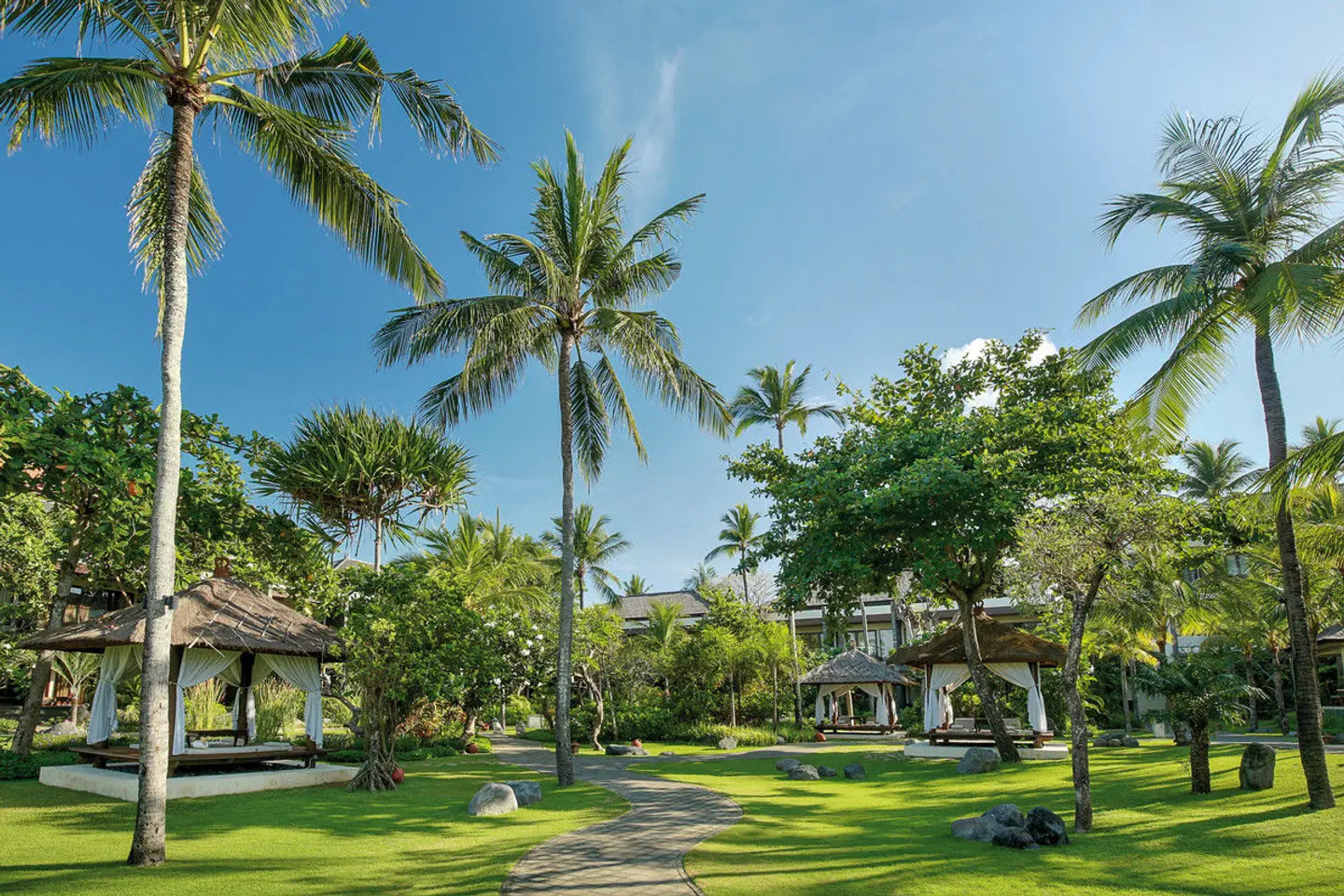 The Seminyak Beach Resort & Spa Garten
