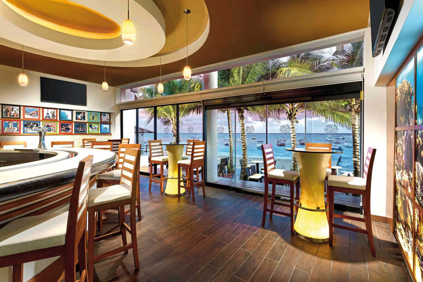 The Reef Coco Beach Bar