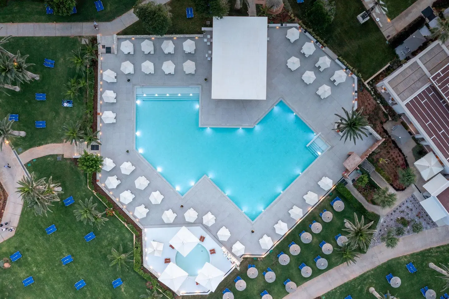 Anissa Beach OUTDOOR_POOL