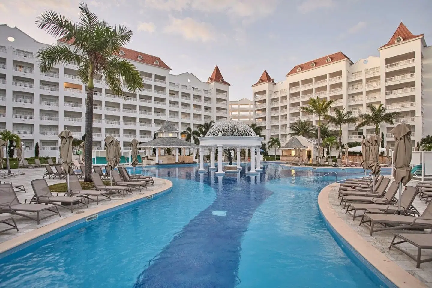 Bahia Principe Escape Runaway Bay OUTDOOR_POOL
