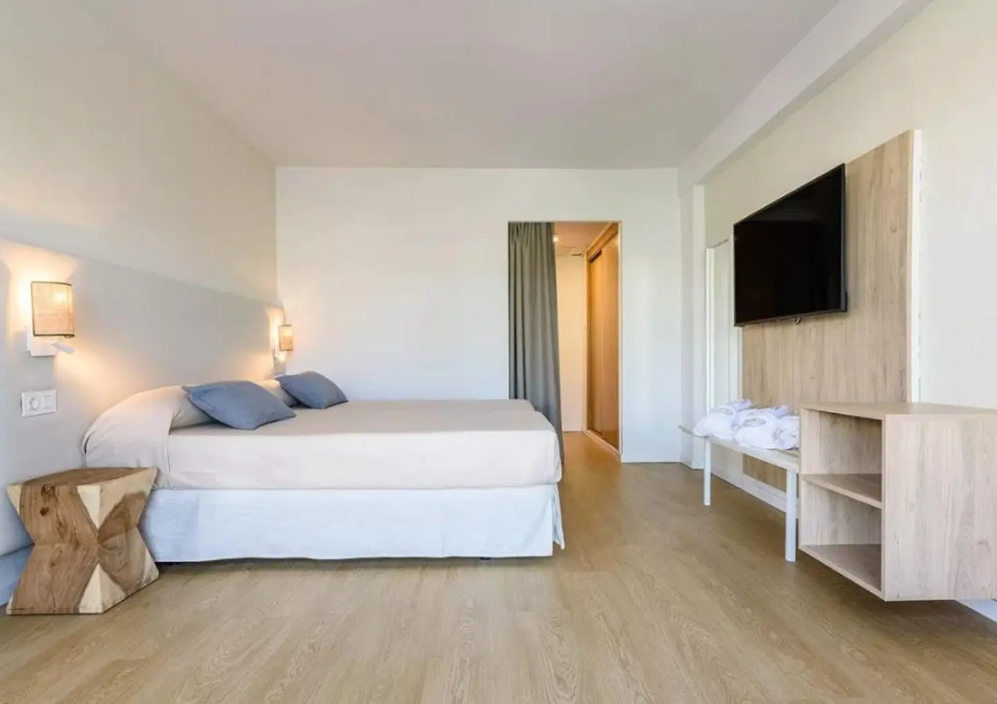 FERGUS Club Palmanova Park ROOM_EXAMPLE