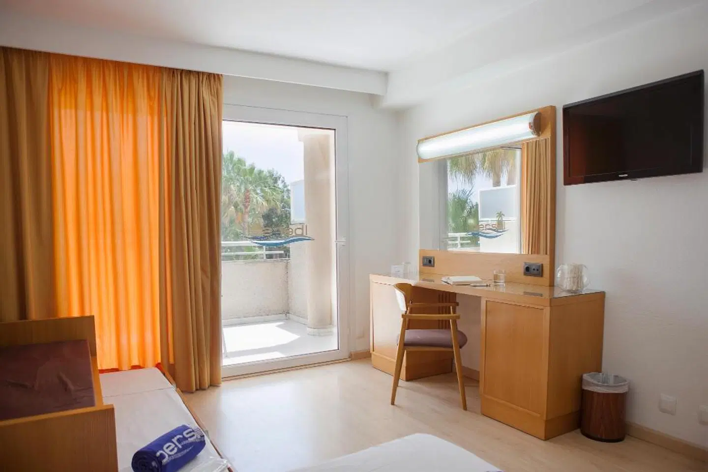 FERGUS Club Palmanova Park ROOM_EXAMPLE