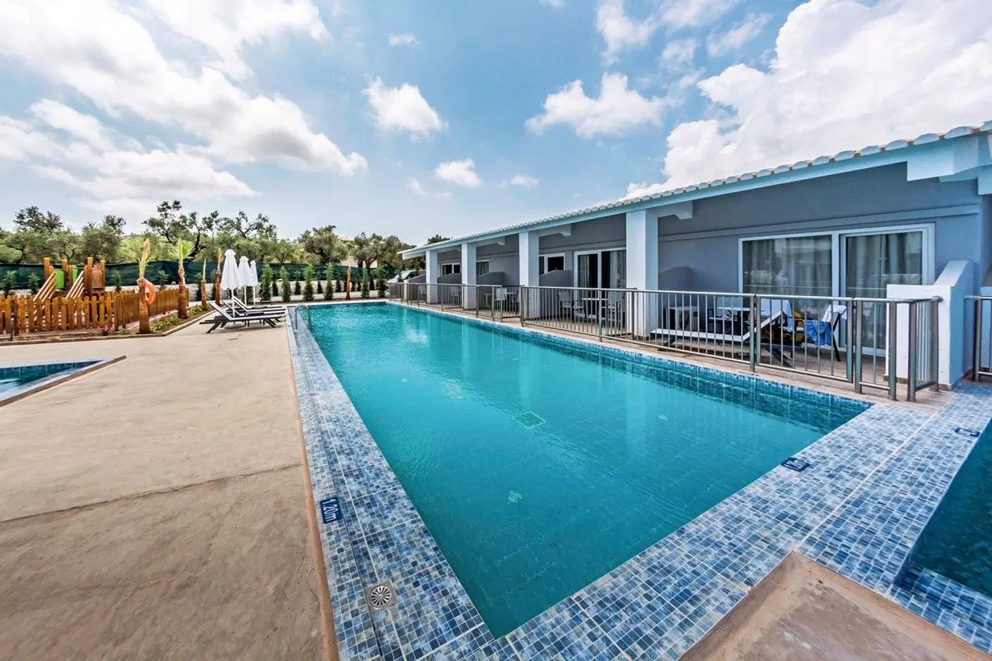 Caretta Paradise OUTDOOR_POOL