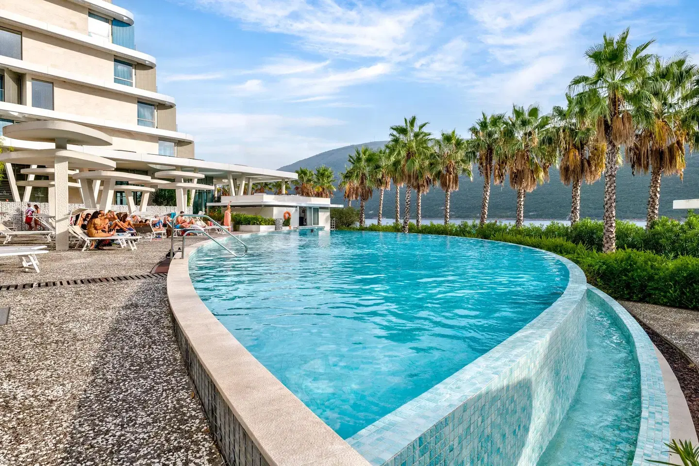 Carine Hotel Kumbor Superior OUTDOOR_POOL