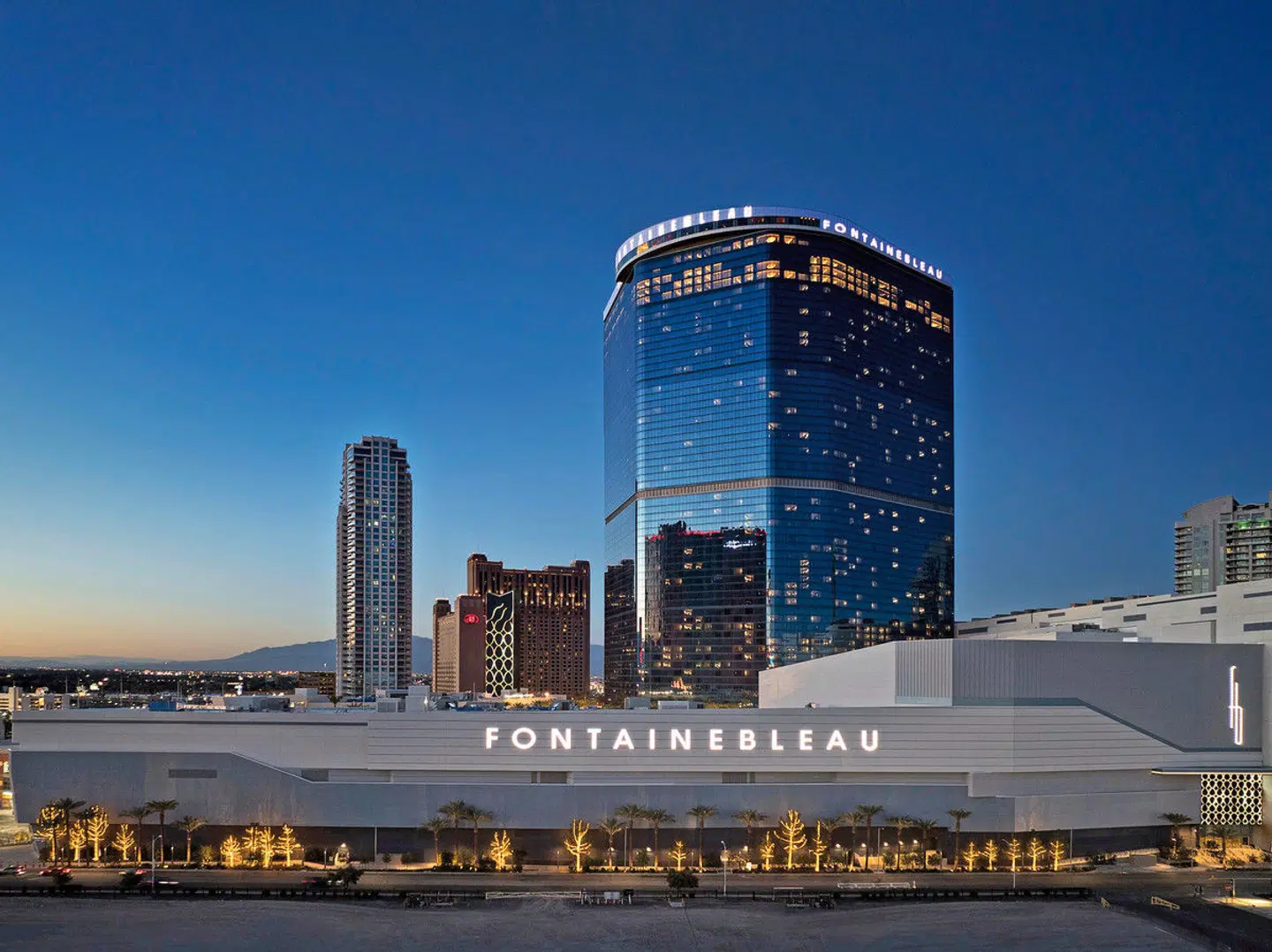 Fontainebleau Las Vegas EXTERIOR