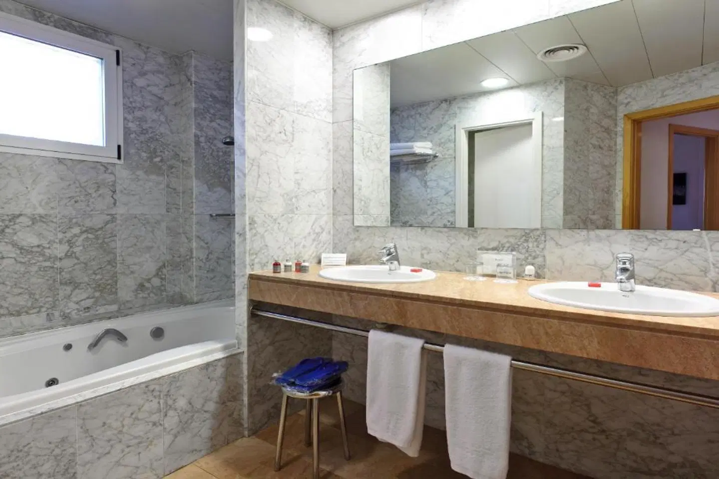 Gran Hotel Reymar Badezimmer